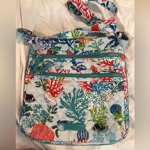 Vera Bradley “it’s a shore thing” pattern tri pocket crossbody